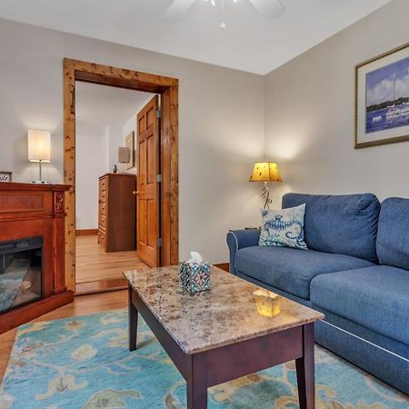 Cozy Bungalow Just Minutes From Mystic, Westerly Beaches, Boating And Casinos! Bungalow グロトン エクステリア 写真