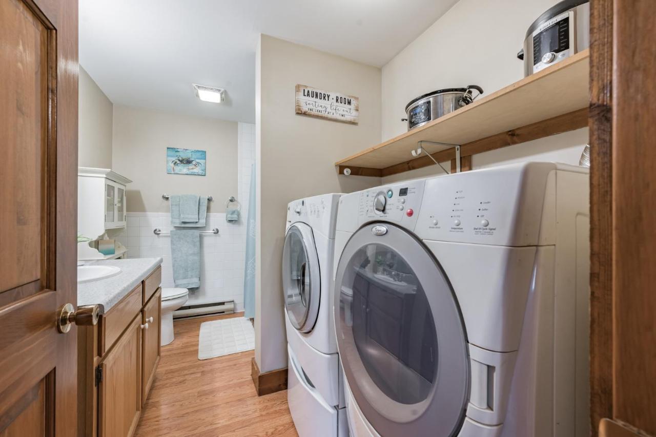Cozy Bungalow Just Minutes From Mystic, Westerly Beaches, Boating And Casinos! Bungalow グロトン エクステリア 写真