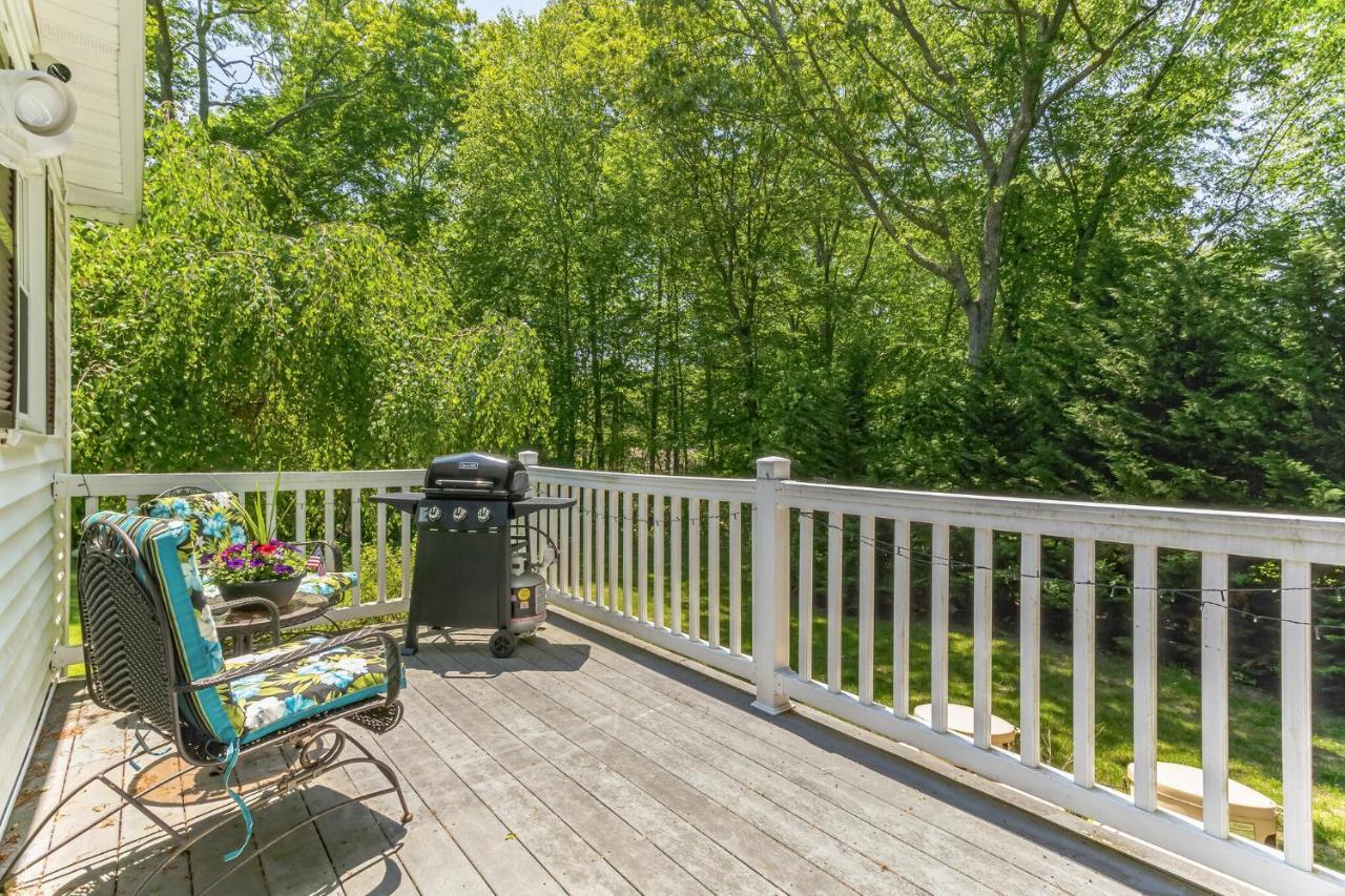 Cozy Bungalow Just Minutes From Mystic, Westerly Beaches, Boating And Casinos! Bungalow グロトン エクステリア 写真