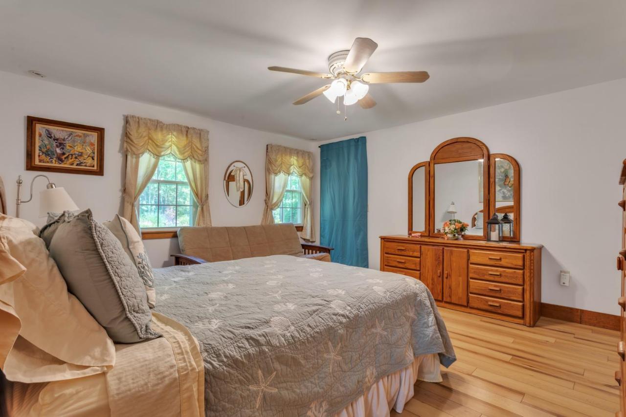 Cozy Bungalow Just Minutes From Mystic, Westerly Beaches, Boating And Casinos! Bungalow グロトン エクステリア 写真