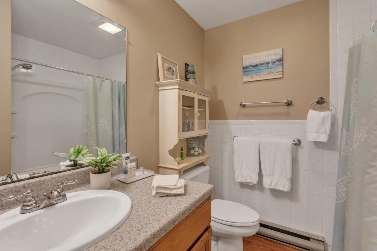 Cozy Bungalow Just Minutes From Mystic, Westerly Beaches, Boating And Casinos! Bungalow グロトン エクステリア 写真