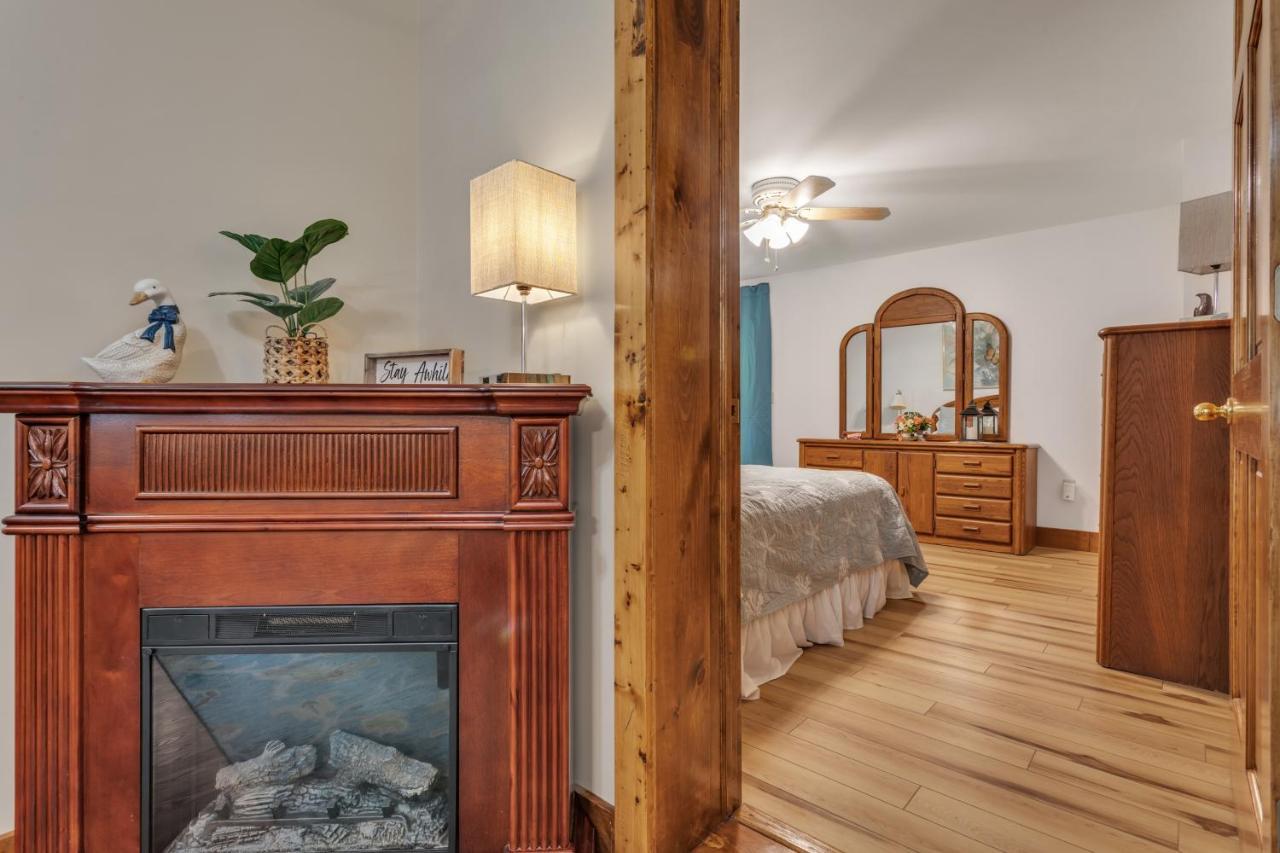 Cozy Bungalow Just Minutes From Mystic, Westerly Beaches, Boating And Casinos! Bungalow グロトン エクステリア 写真